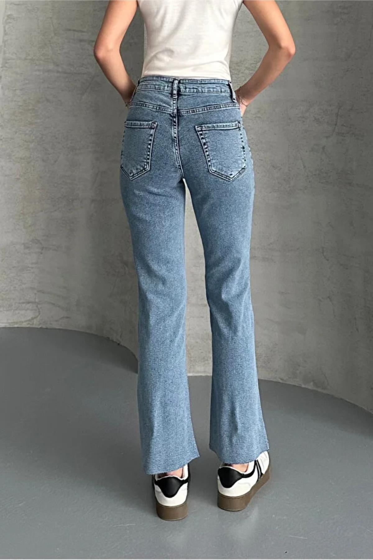 Paça Kesik Likralı Mom Jeans Pantolon