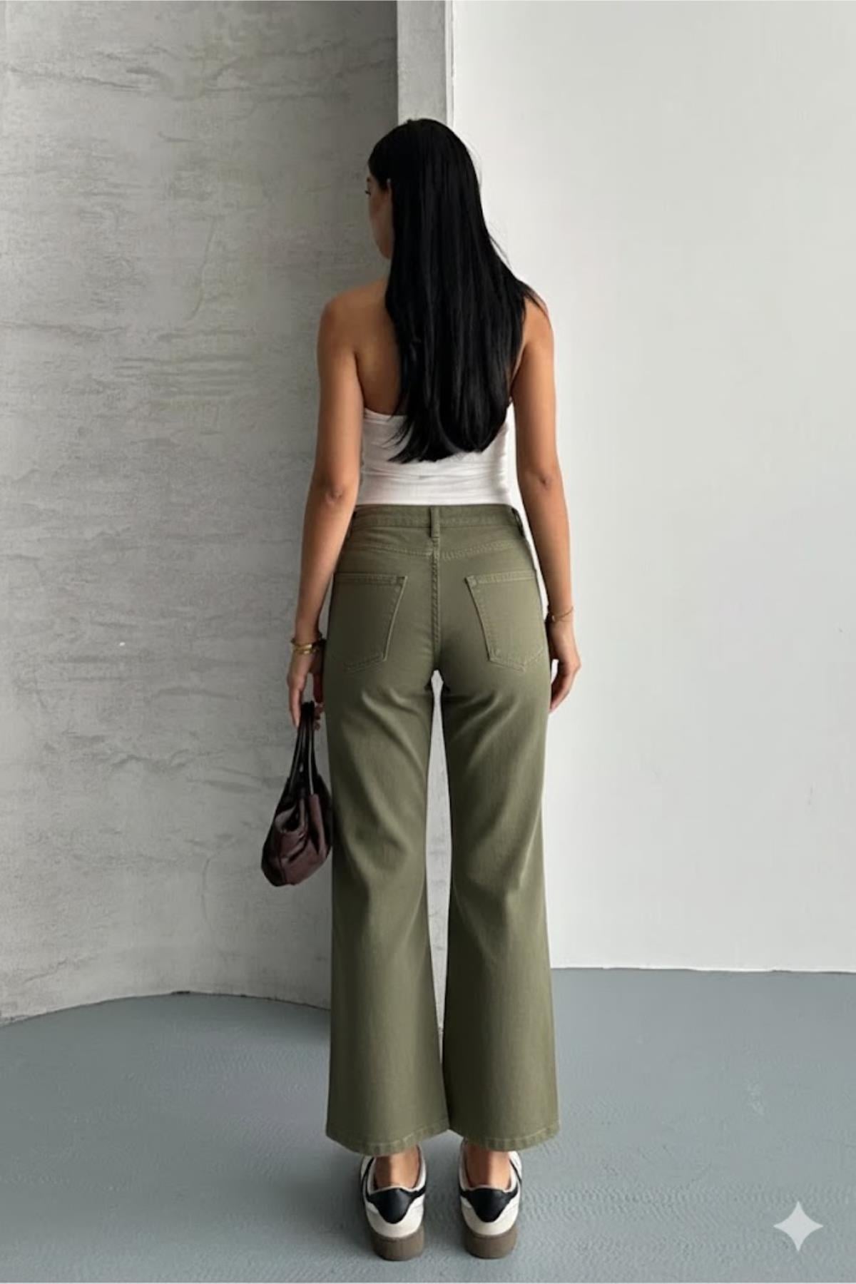 Paça Kesik Likralı Mom Jeans Pantolon