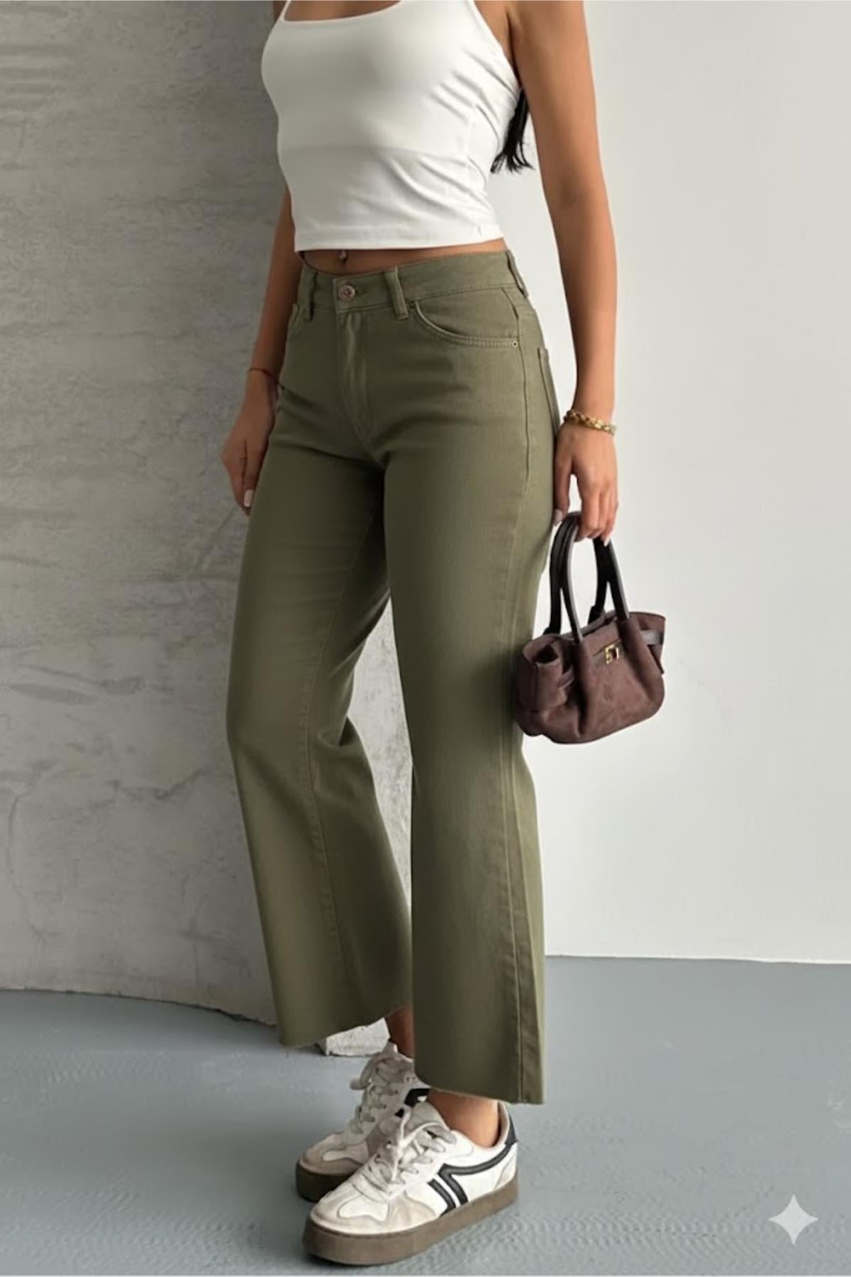 Paça Kesik Likralı Mom Jeans Pantolon