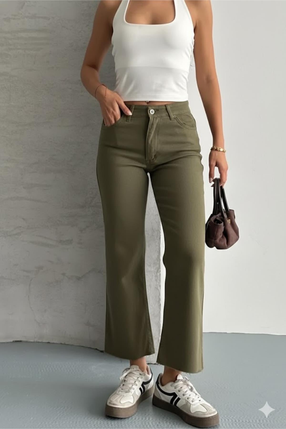 Paça Kesik Likralı Mom Jeans Pantolon