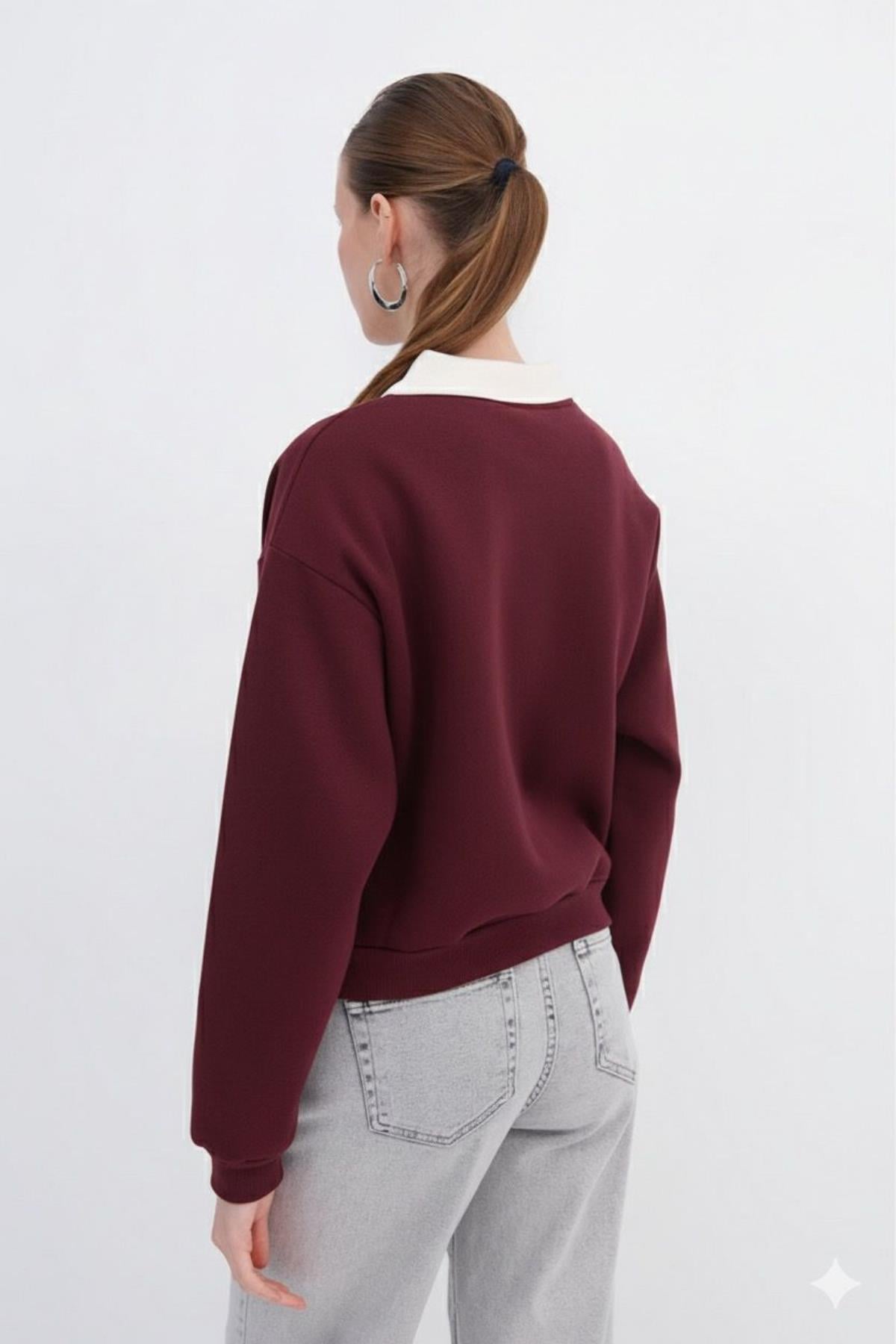 Polo Yakalı Nakış İşlemeli Sweatshirt