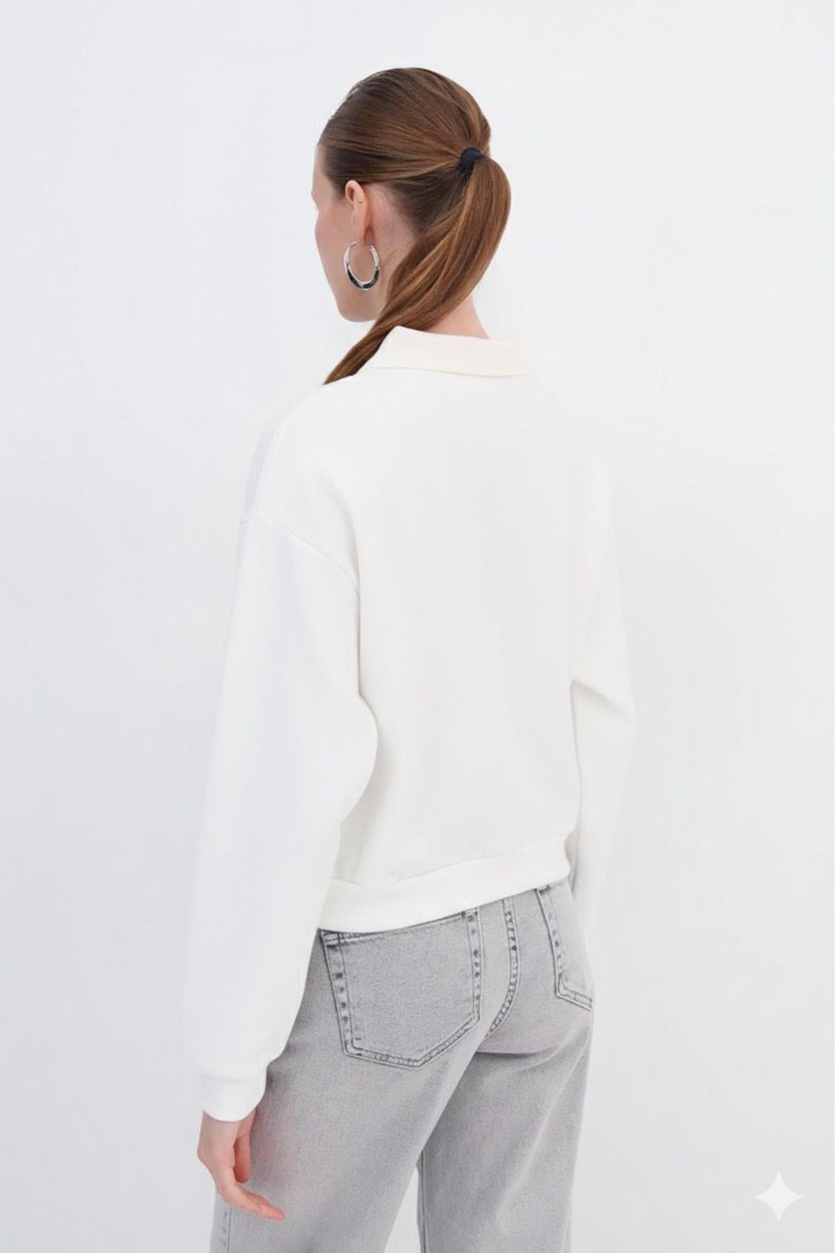 Polo Yakalı Nakış İşlemeli Sweatshirt