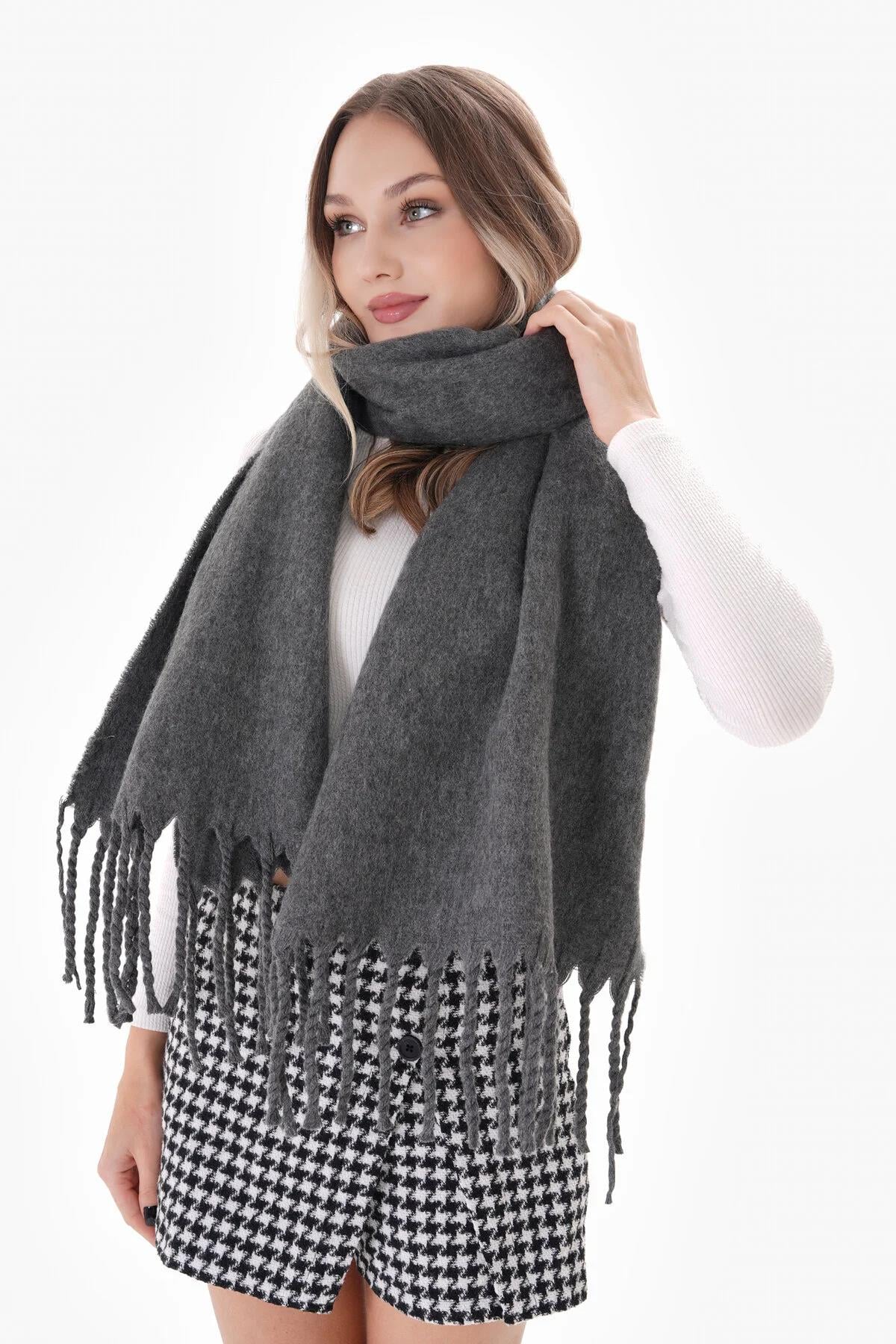 Püsküllü Düz Renk Şal