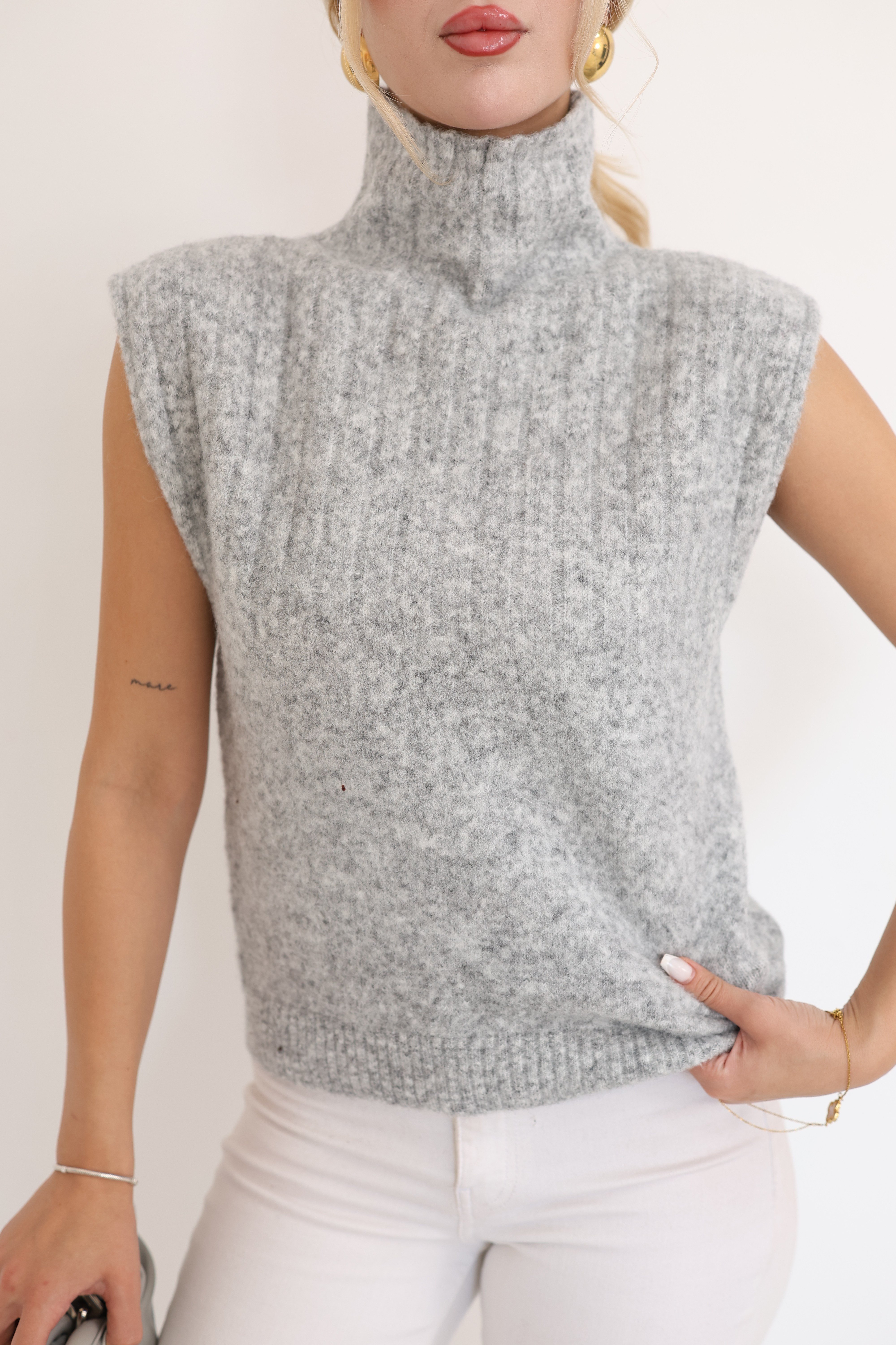 Sıfır Kol Boğazlı Triko Süveter