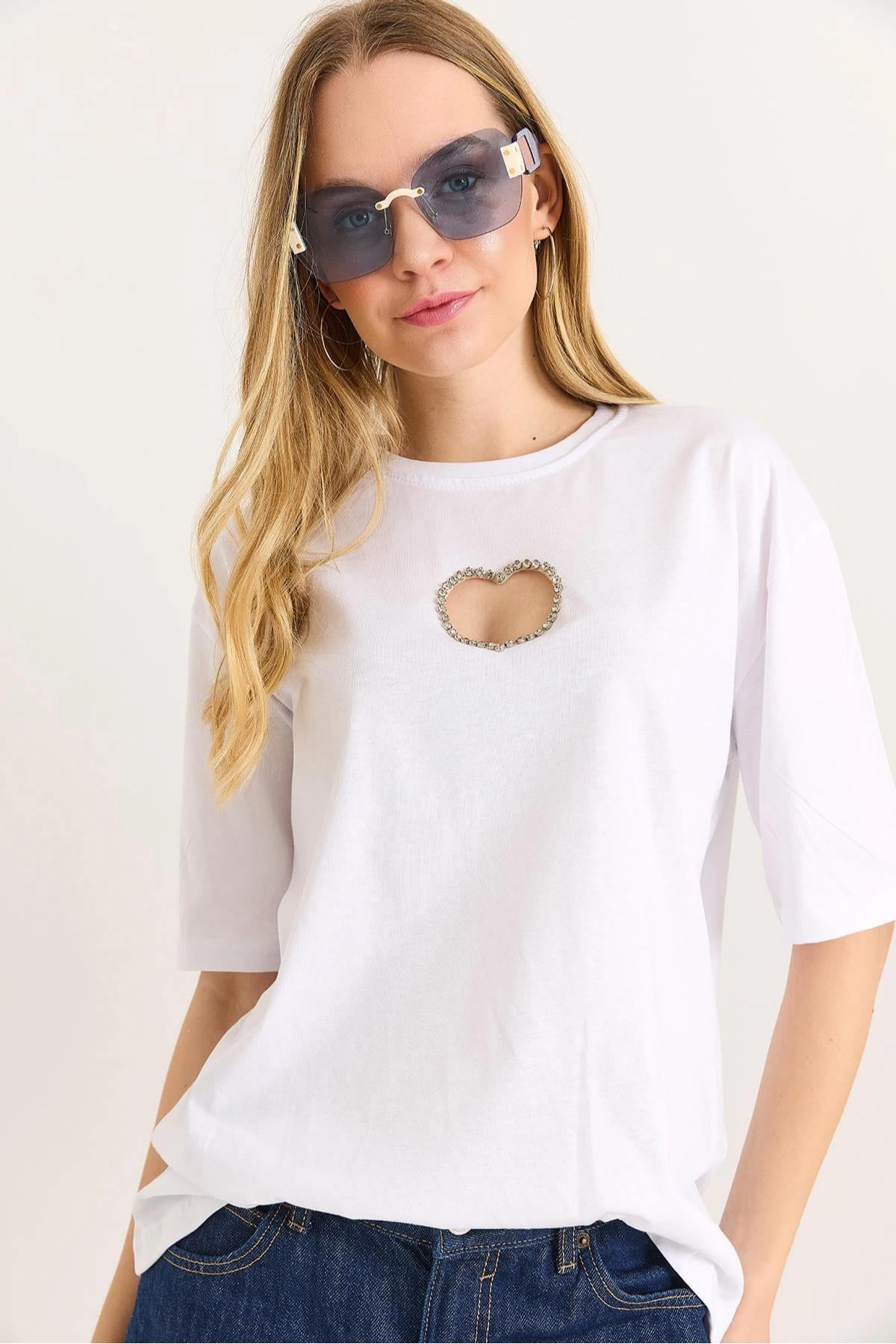Taşlı Kalp Dekolteli Tshirt