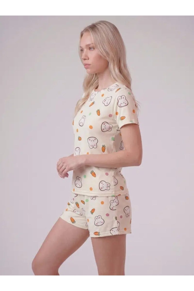 Tavşan ve Havuç Desenli Tshirt Şort Pijama Takımı