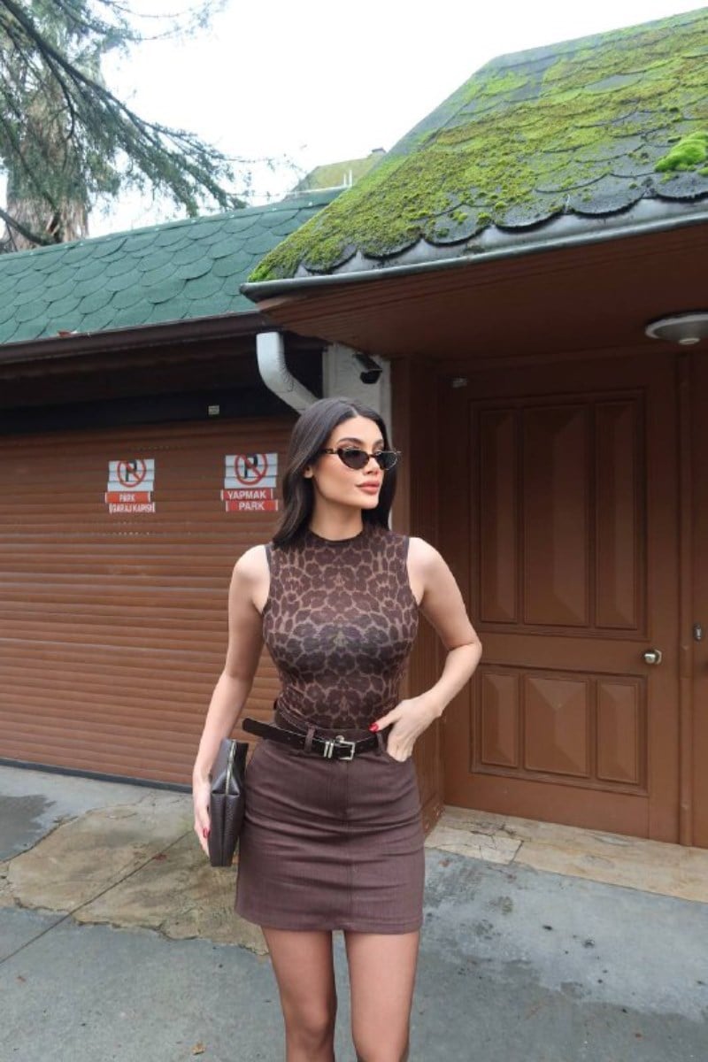 Transparan Sıfır Kol Leopar Crop Bluz