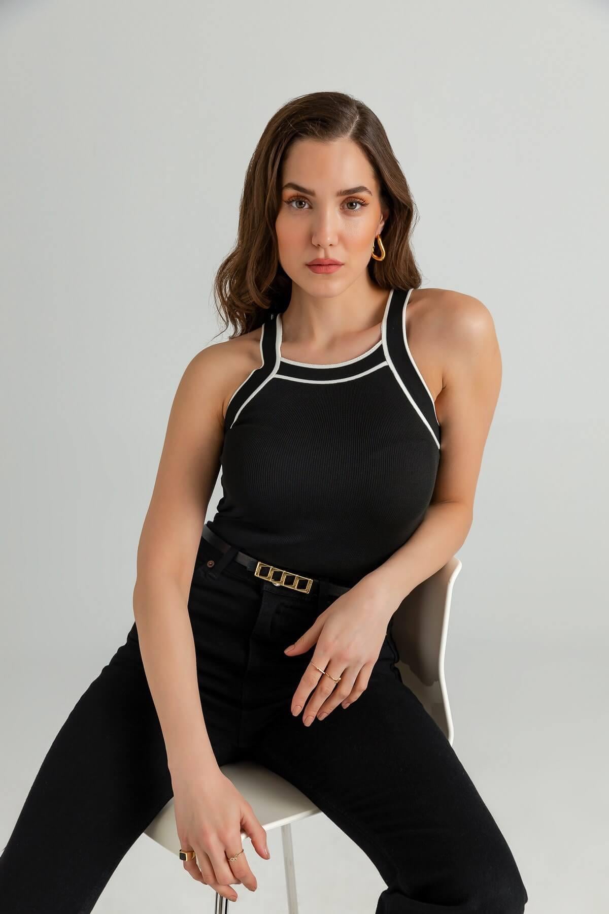 U Yaka Çizgili Crop