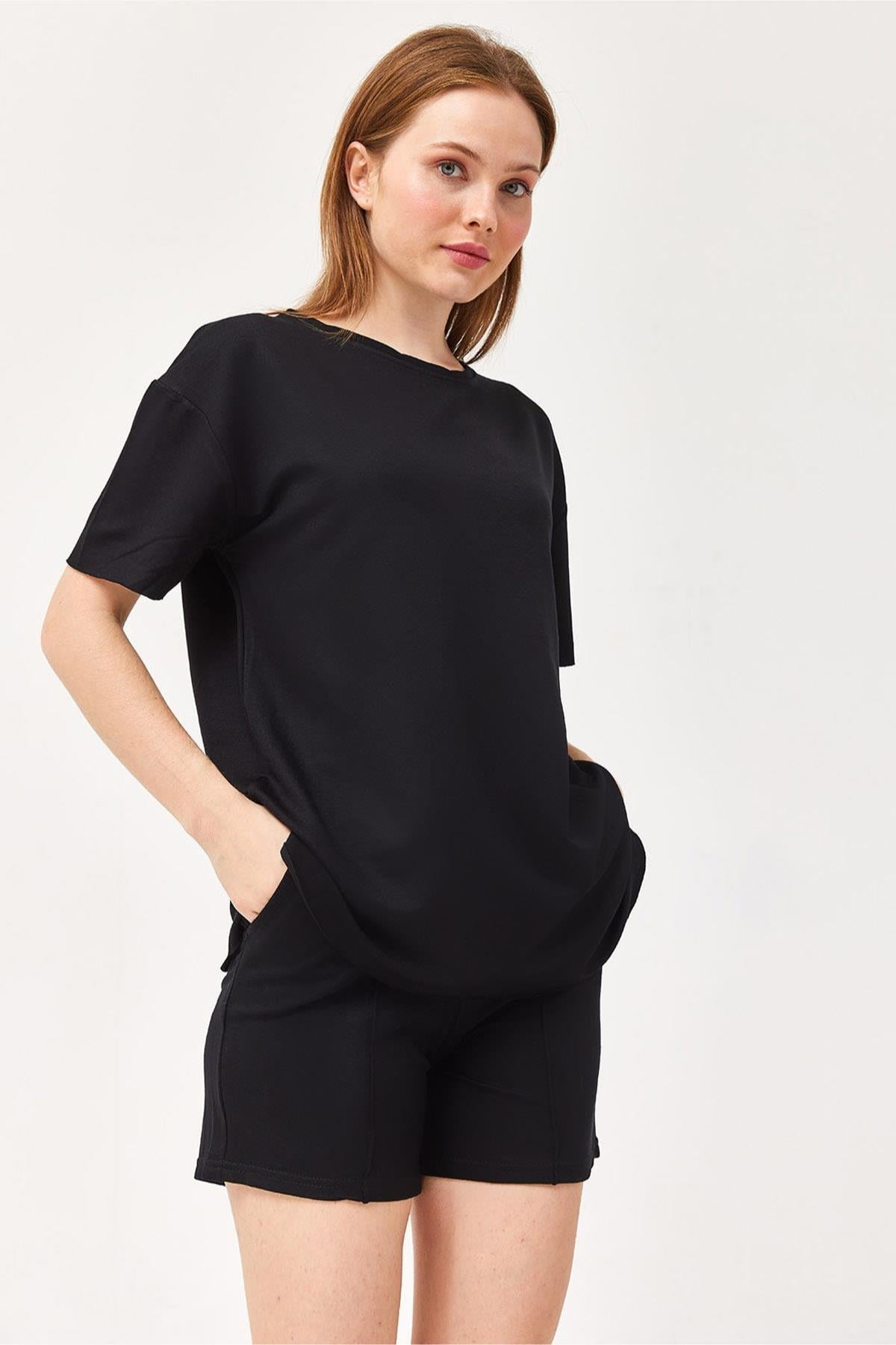 Üst Oval Tshirt Alt Çımalı Cepli Şort Takım