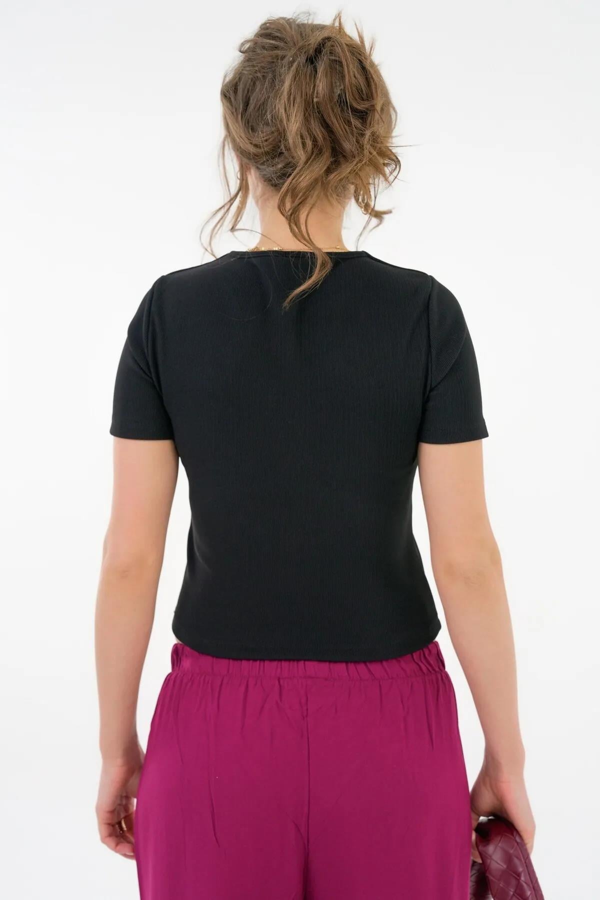 V Metal Aksesuarlı Ottoman Kumaş Crop Bluz
