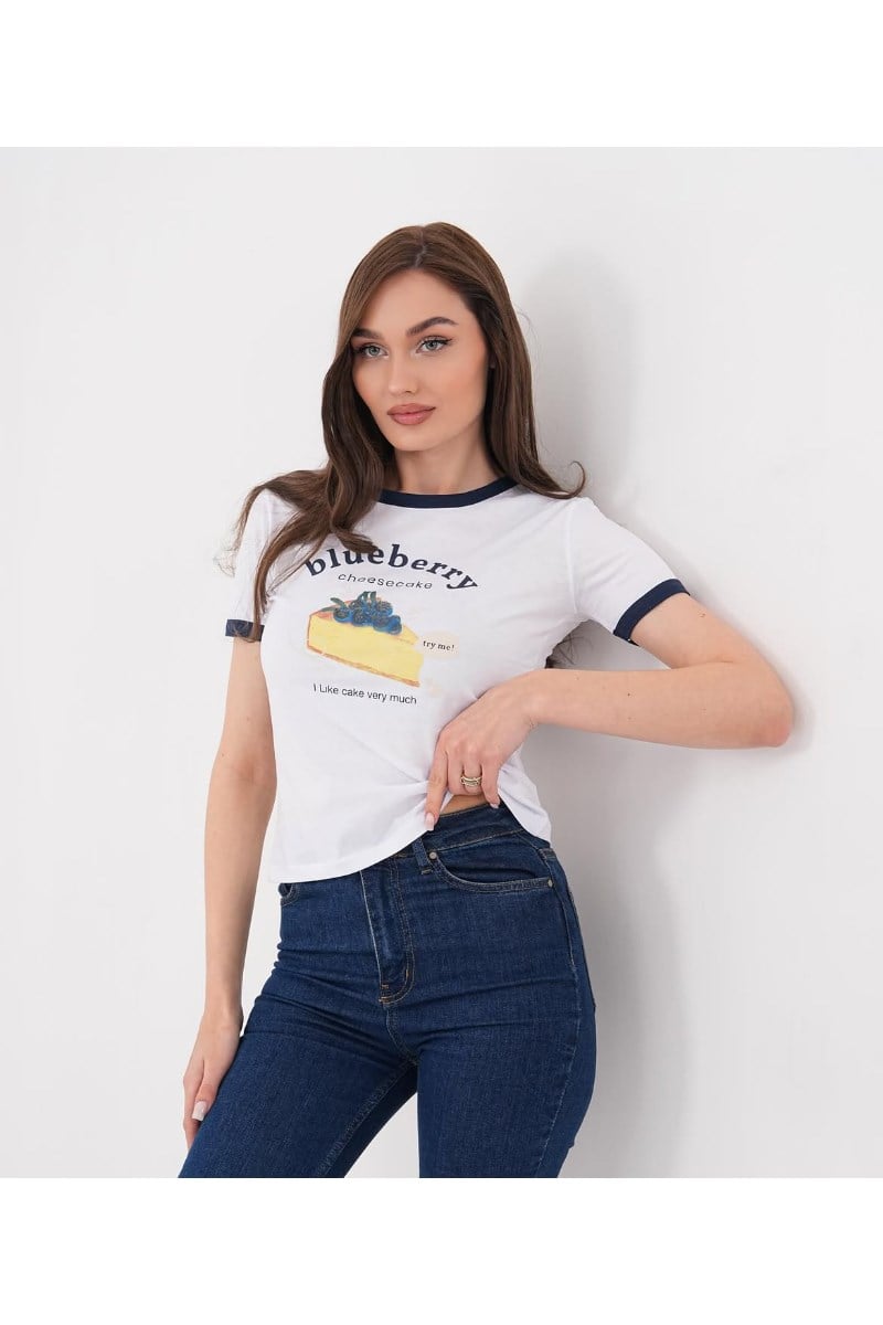 Yaka ve Kol Biyeli Blueberry Baskılı Tshirt