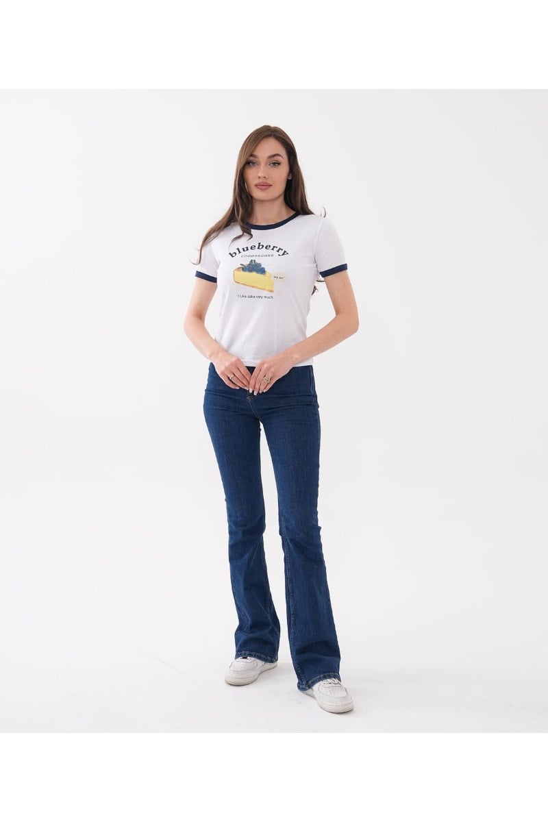 Yaka ve Kol Biyeli Blueberry Baskılı Tshirt