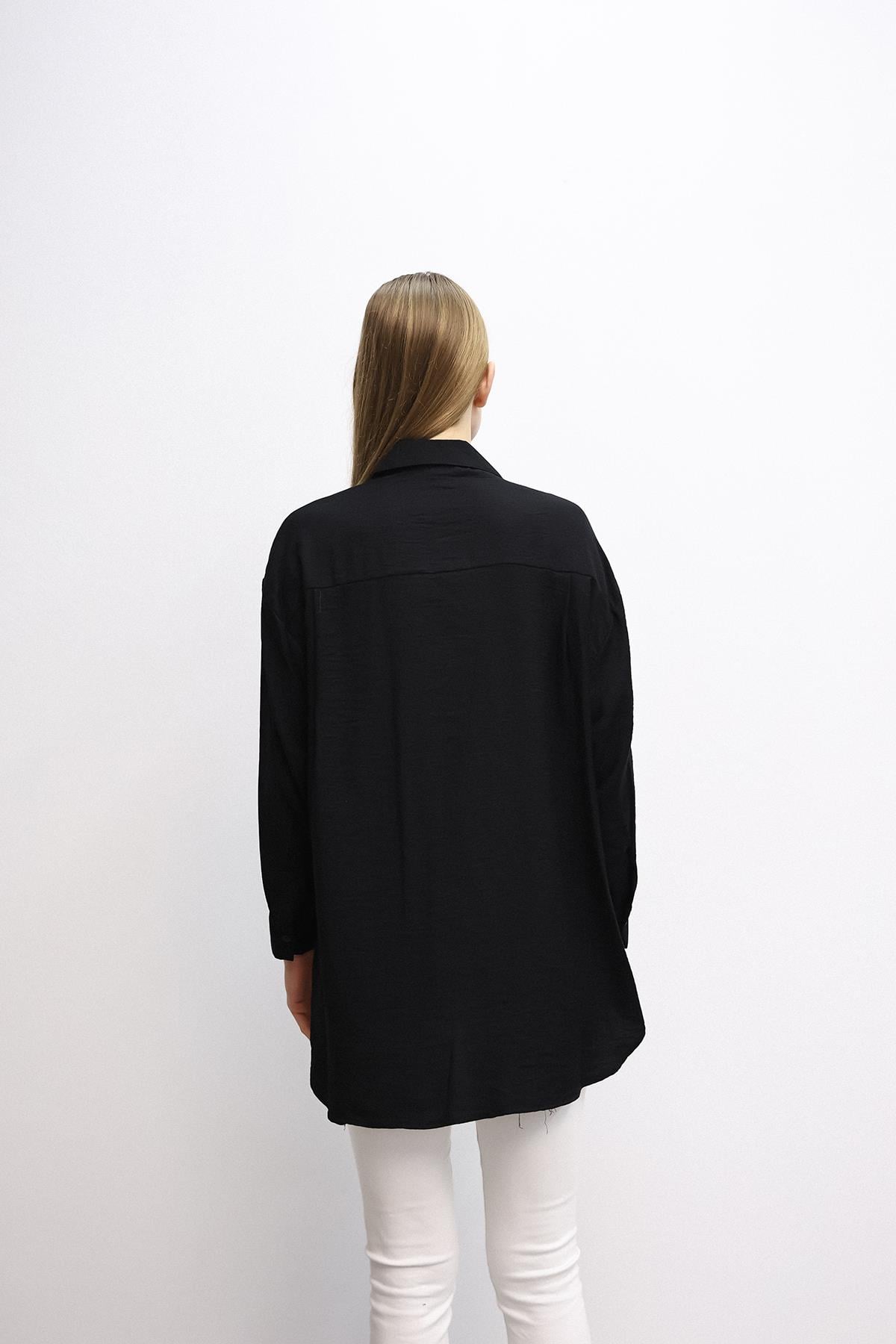 Yan Yırtmaçlı Kolyeli Gömlek