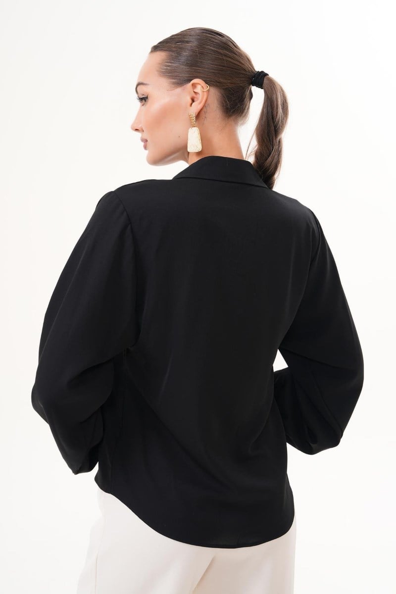 Zincir Kolye Detaylı Gömlek