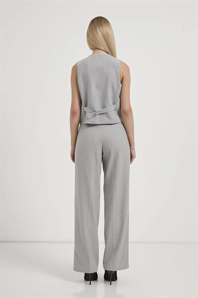 Arkadan Bağlamalı Düğmeli Yelek