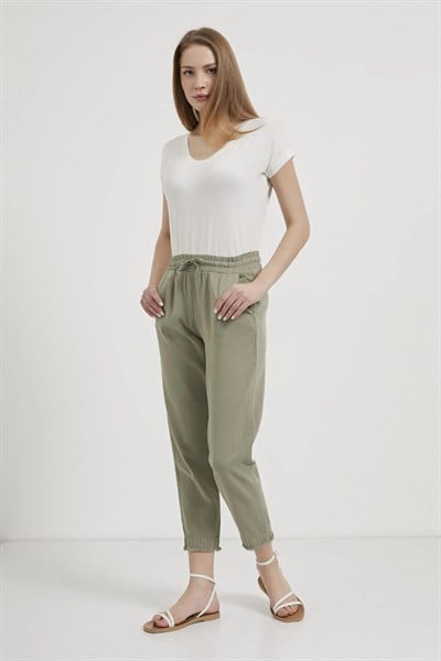 Beli Lastikli Paça Püsküllü Pantolon