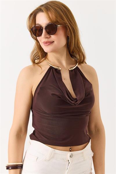 Boyundan Aksesuarlı Sandy Kumaş Degaje Yaka Bluz