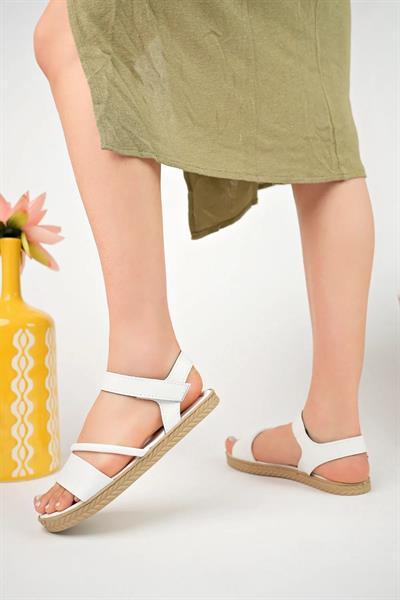 Çapraz Bantlı Kadın Sandalet