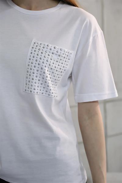 Cep Nakışlı Bisiklet Yaka Tişört