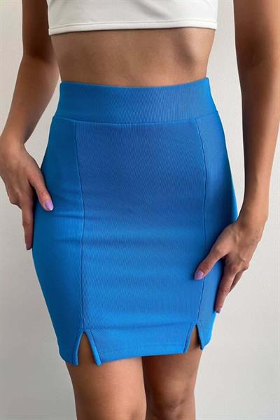 Çift Yırtmaç Detaylı Mini Etek