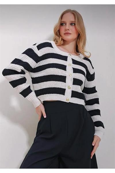 Çizgi Desenli Düğme Kapamalı Triko Örme Hırka