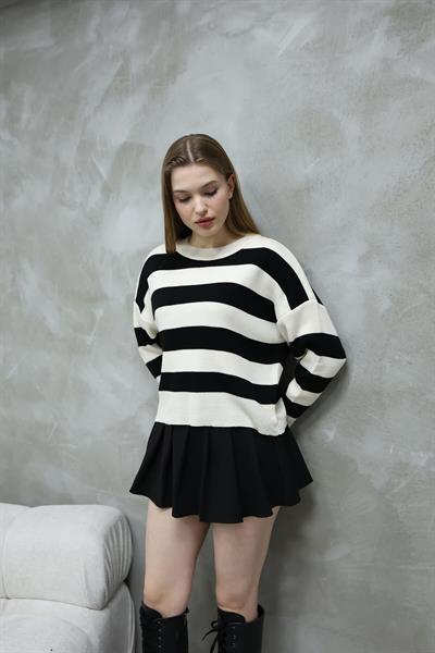 Çizgili Triko Kazak