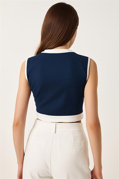 Düğmeli Süs Cep Garnili Crop Bluz