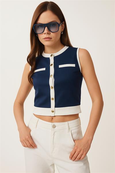 Düğmeli Süs Cep Garnili Crop Bluz