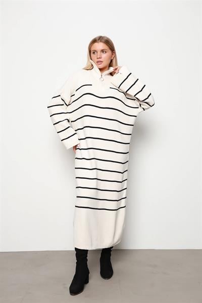 Fermuarlı Yaka İnce Çizgili Triko Elbise