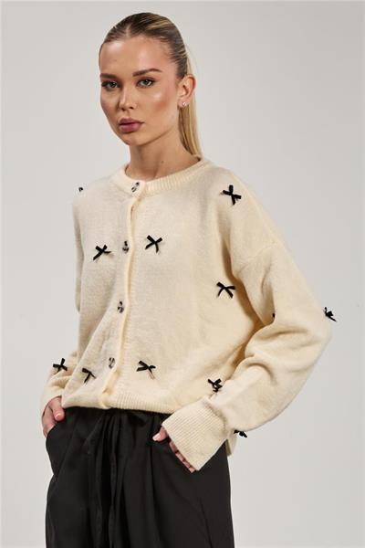 Fiyonklu Düğmeli Triko Hırka