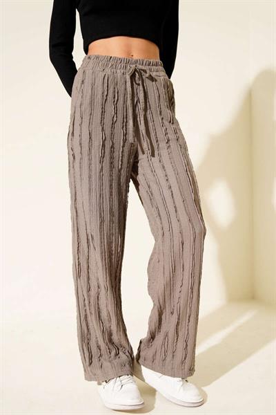 Geniş Paça Pileli Belden Bağlamalı Pantolon