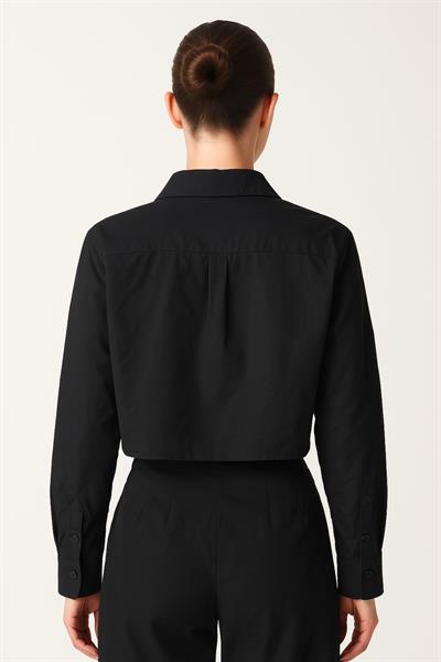 İnci Broşlü Gömlek