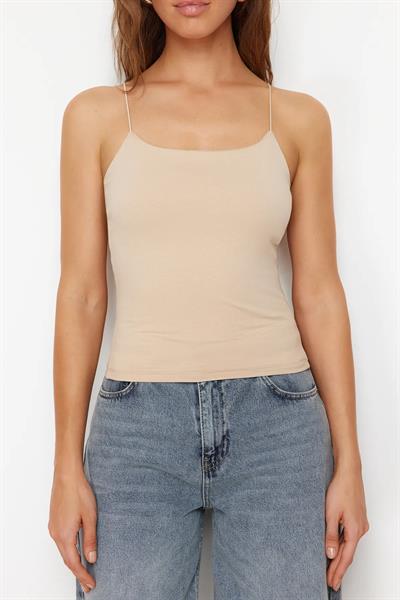 İp Askılı Uzun Atlet