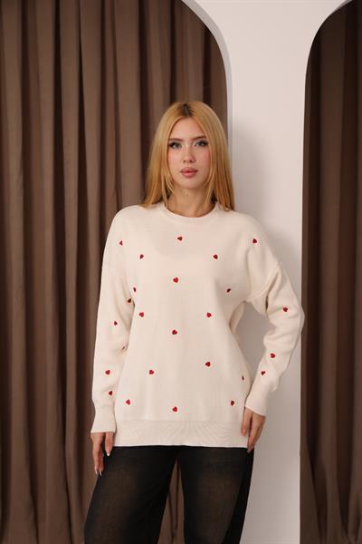 Kalp İşlemeli Bisiklet Yaka Hırka