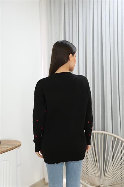 Kalp İşlemeli Bisiklet Yaka Hırka