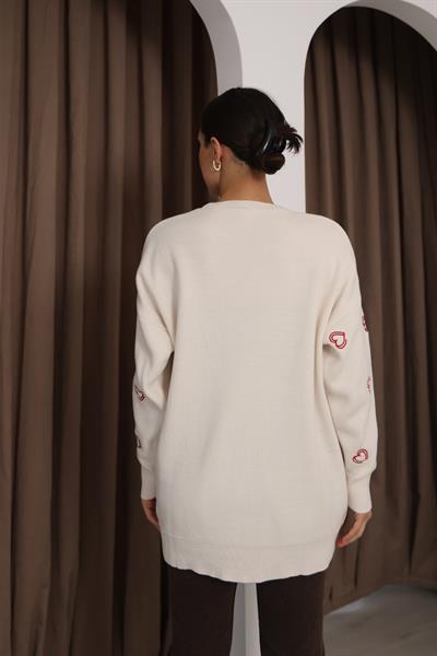 Kalp İşlemeli Kazak