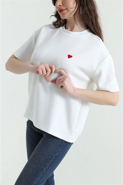 Kalp Nakış İşlemeli Tshirt