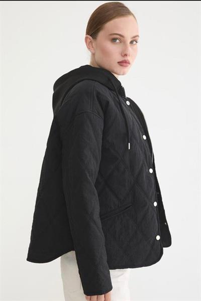 Kapüşonlu Garni Detaylı Kapitone Mont