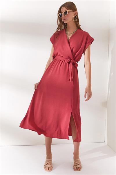 Kemerli Yırtmaçlı Elbise