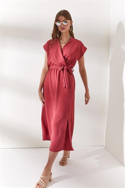 Kemerli Yırtmaçlı Elbise