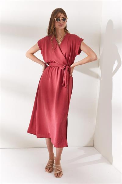 Kemerli Yırtmaçlı Elbise