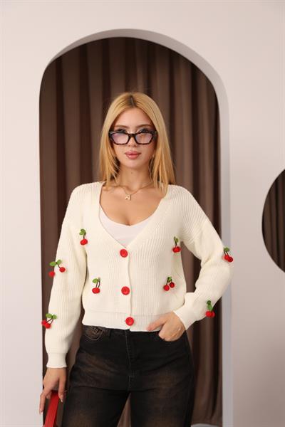 Kiraz İşlemeli Triko Hırka