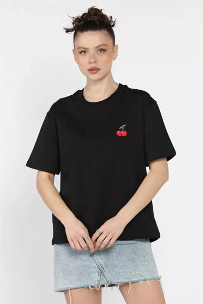 Kiraz Nakışlı Bisiklet Yaka Tshirt