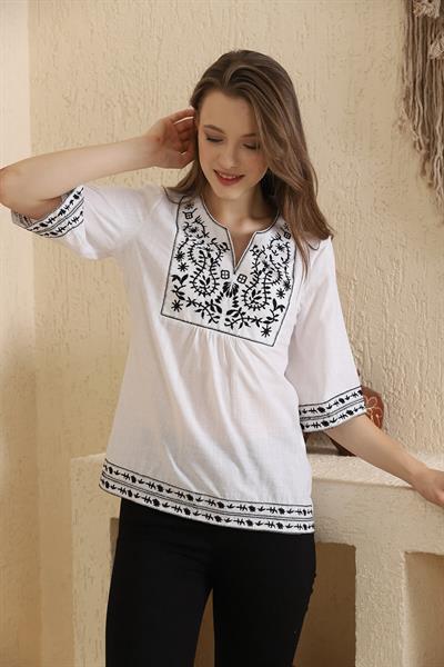 Nakışlı Kapri Kol Bluz