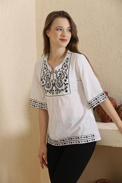 Nakışlı Kapri Kol Bluz