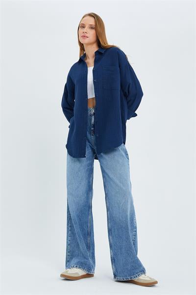 Önü Düğmeli Tek Cepli Oversize Müslin Gömlek