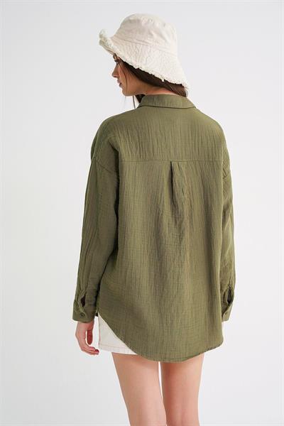 Önü Düğmeli Tek Cepli Oversize Müslin Gömlek