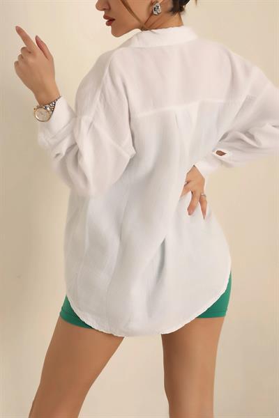 Önü Düğmeli Tek Cepli Oversize Müslin Gömlek