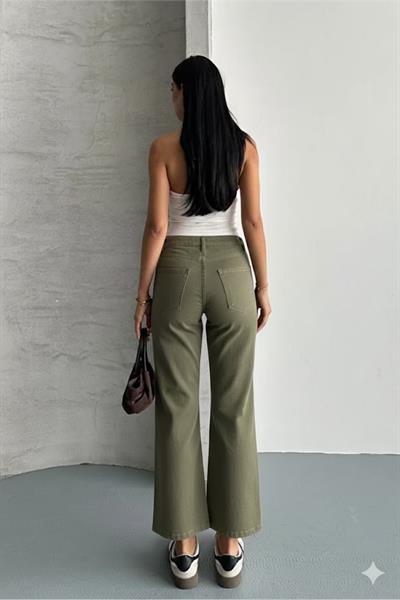 Paça Kesik Likralı Mom Jeans Pantolon