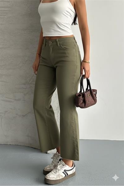 Paça Kesik Likralı Mom Jeans Pantolon